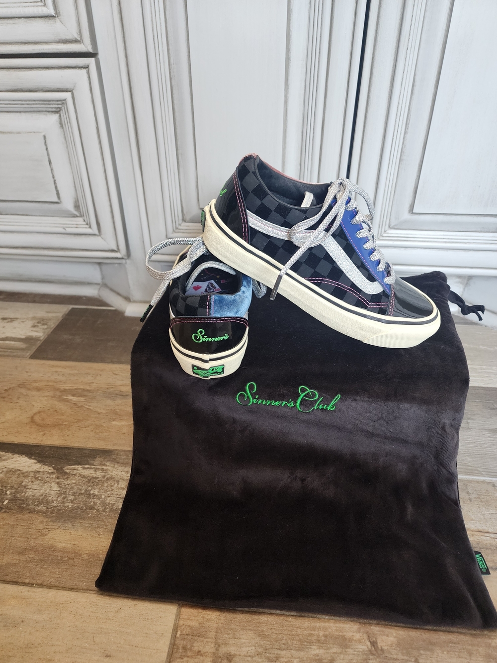Vans Sinner's Club Sneakers  with Silver Laces and Multicolor Insole BNIB